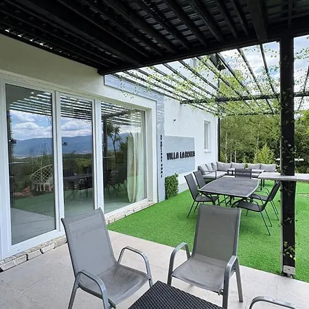 Luxury House With Private Pool, Jacuzzi & Sauna- Trebevic *