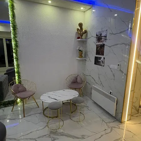 Villa Luxury House With Private Pool, Jacuzzi & Sauna- Trebevic *