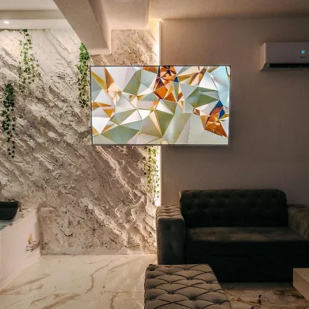 Villa Luxury House With Private Pool, Jacuzzi & Sauna- Trebevic