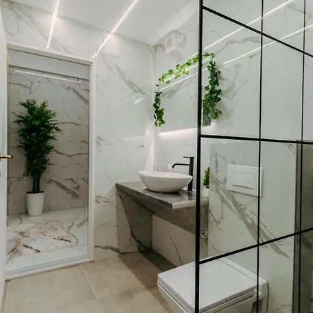Luxury House With Private Pool, Jacuzzi & Sauna- Trebevic *